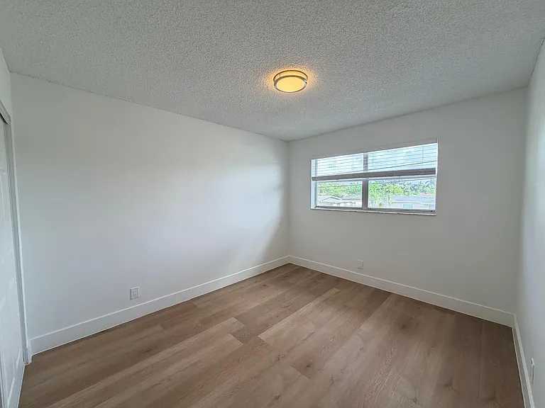 5661 SW 36th Ct #201 — Photo 9