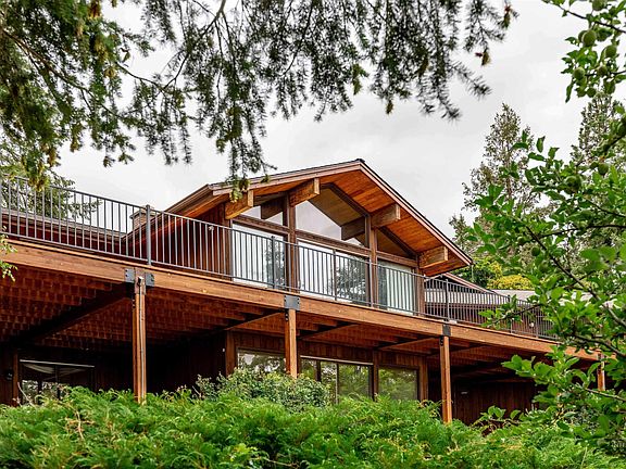3rd image of 1050 Paradise Ridge Rd