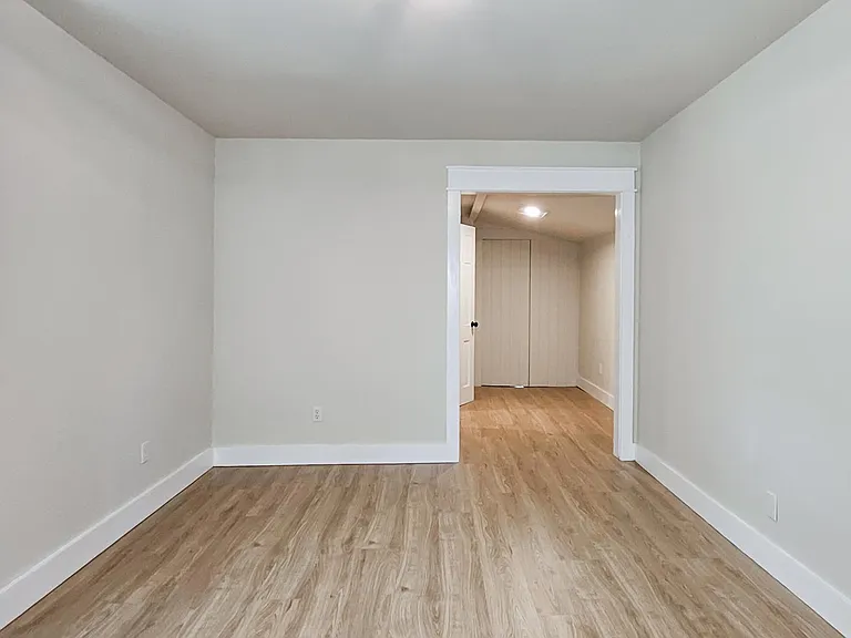 4033 Lucerne Dr SE — Photo 33