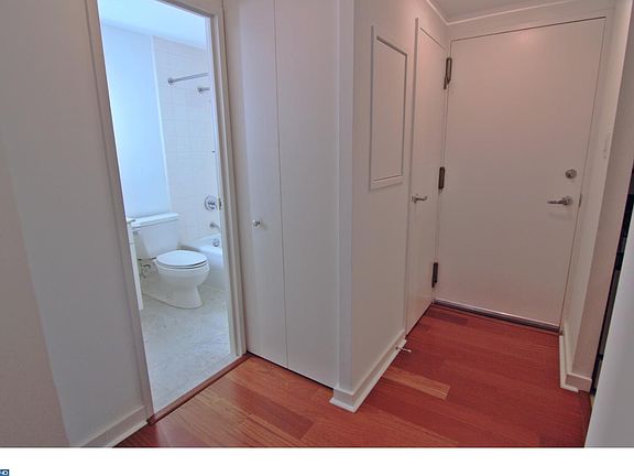 5th image of 225 S 18th St Unit 514