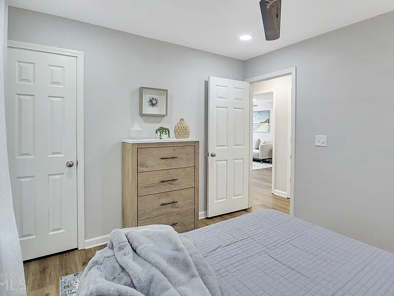 1734 Spring Rd — Photo 11