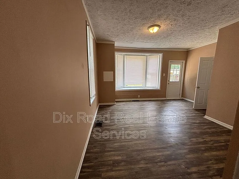 8 S River St — Photo 12