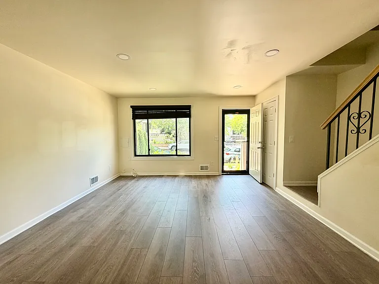 97 Hampton Pl #NA — Photo 8