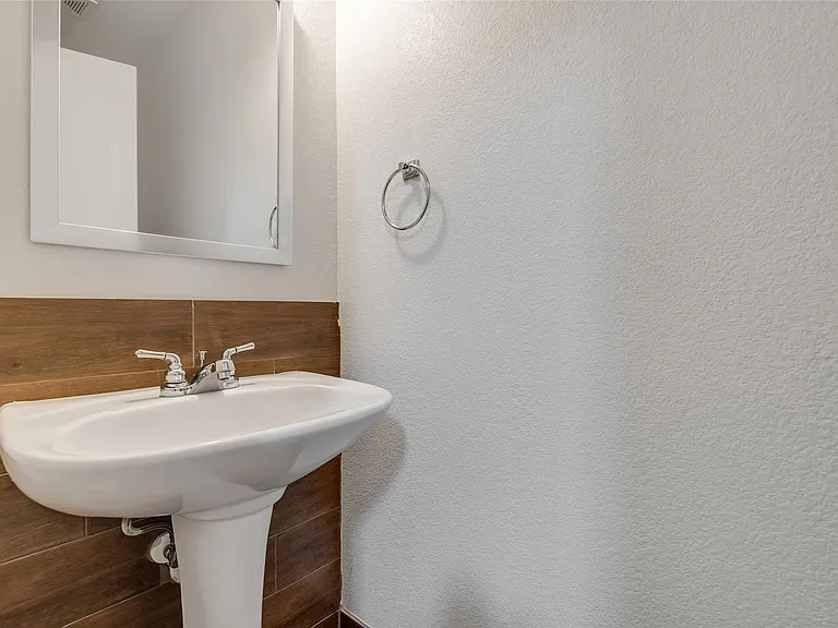 3207 Barksdale Dr — Photo 32
