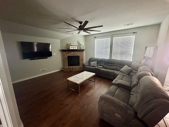 3rd image of 1712 6th St