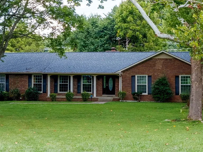 1735 Cedarcroft Dr — Photo 7