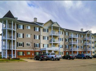 31 Country Village Mnr NE #4118, Calgary, AB T3K0T3