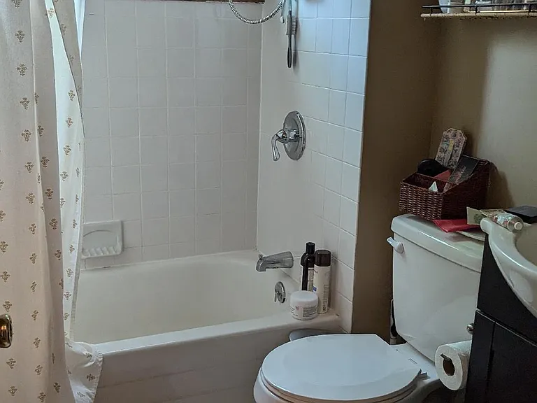 1099 Park Ave #1 — Photo 19