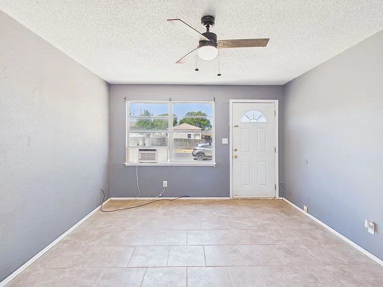 3810 Mesa Verde Dr — Photo 3
