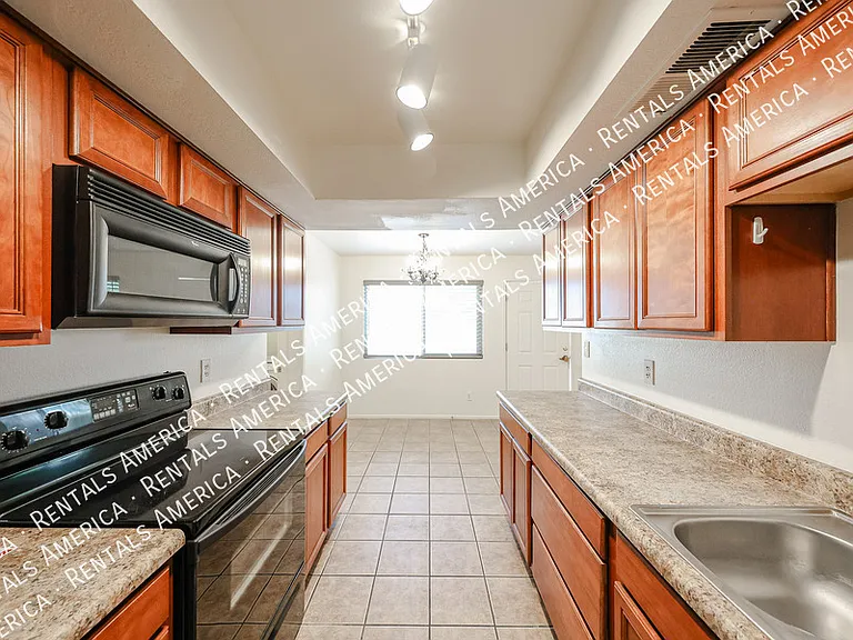 1254 N 85th Pl — Photo 4