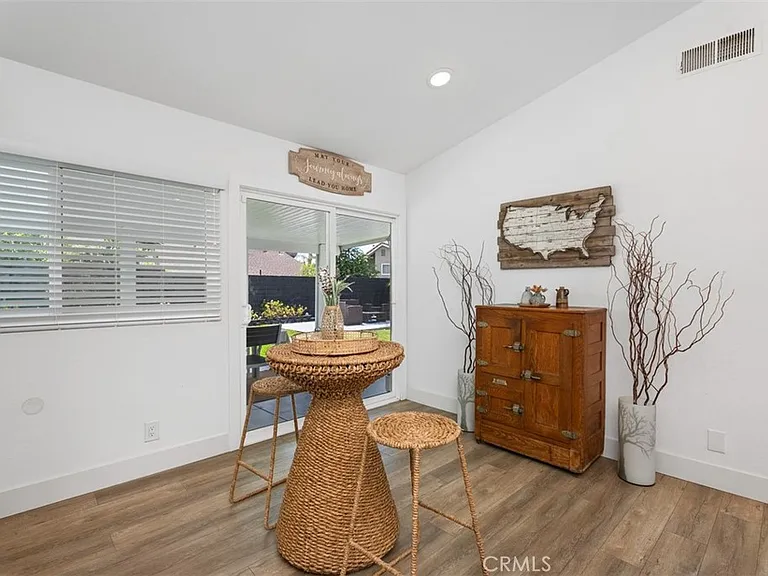25552 Mackenzie St — Photo 10