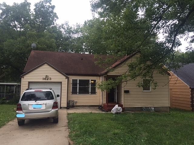 1st image of 1423 E 75th St