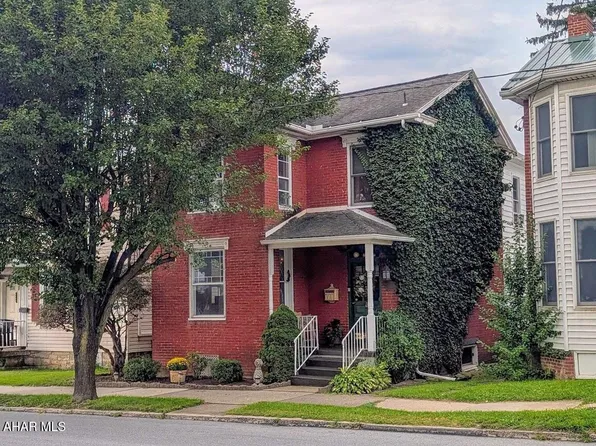 32 N Spring St, Everett, PA 15537