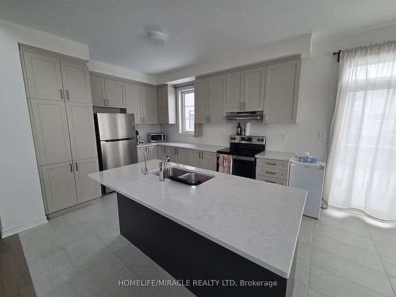 4th image of 14 Mayapple St