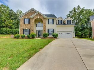 2412 Windsor Chase Dr, Matthews, NC 28105