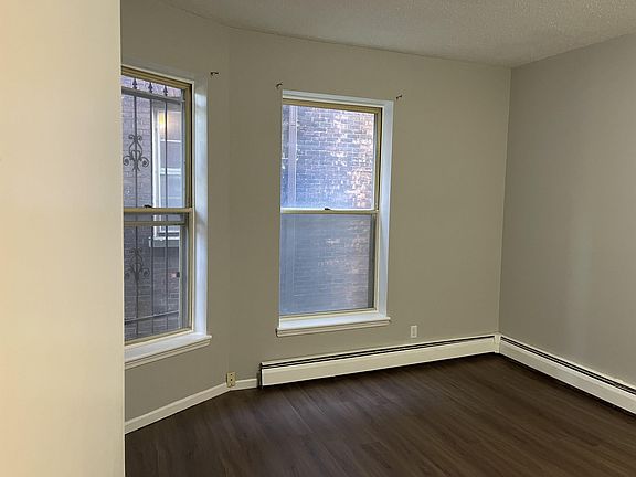 5th image of 118 Cottage St APT 1