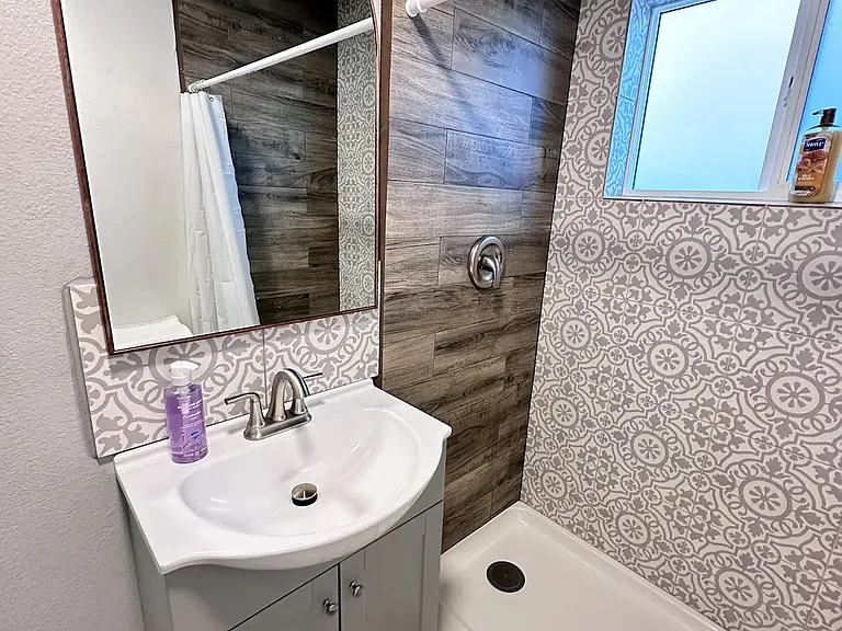Full Bathroom