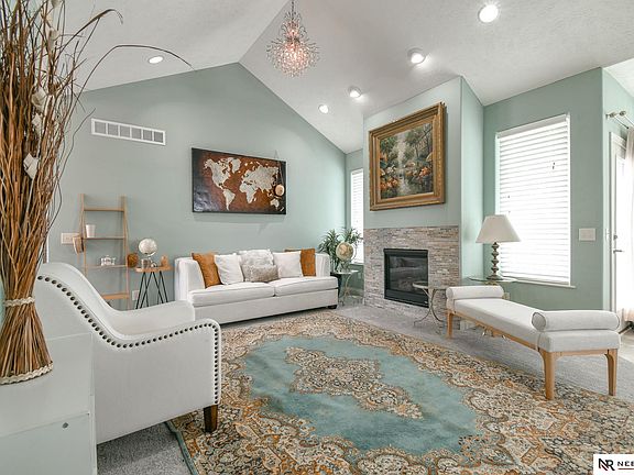5th image of 2735 Hoy St