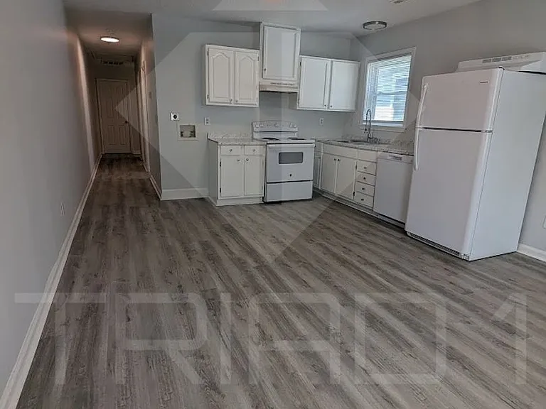 1001 E Bragg St — Photo 6
