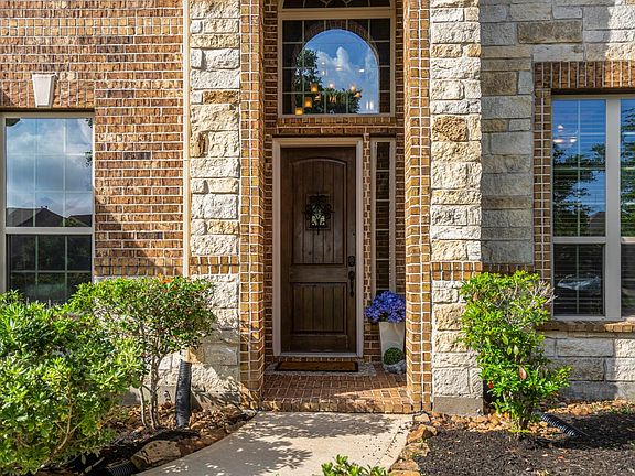 4th image of 6815 Cottonwood Crest Ln