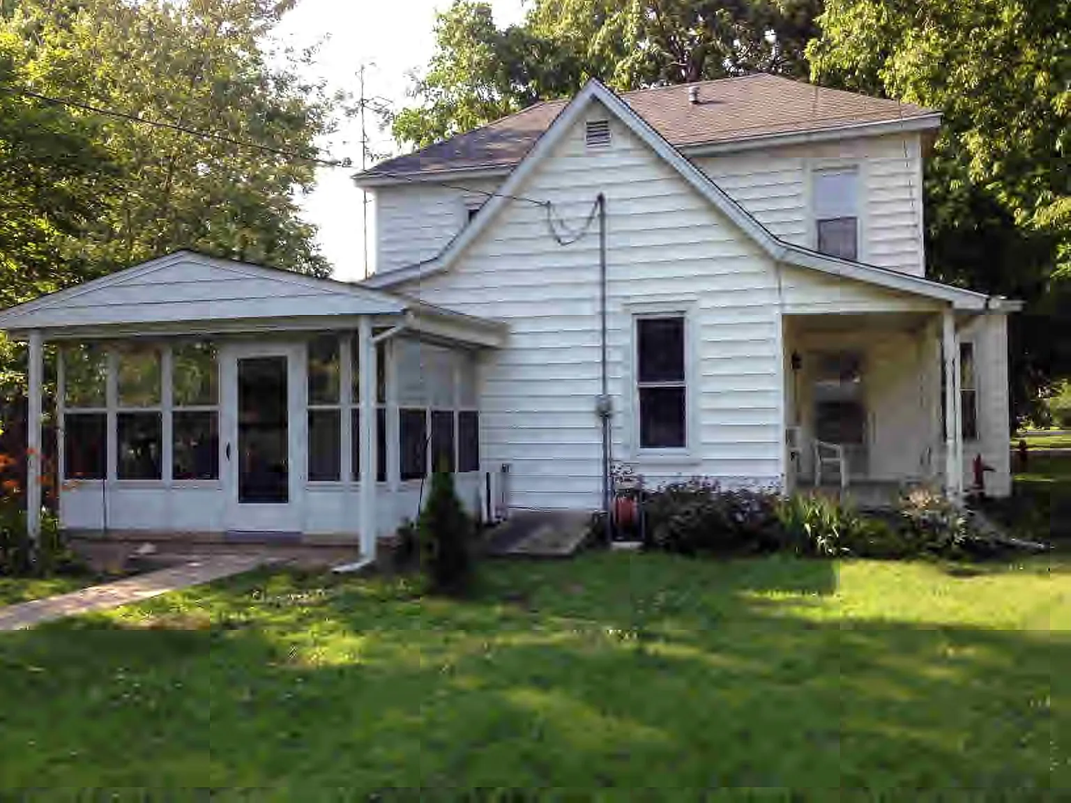 215 Stewart St photo 1