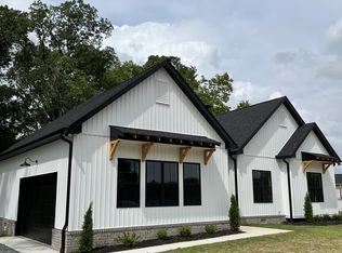 1248 Vickie Ln, Portland, TN 37148