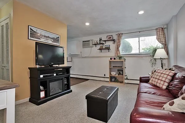 180C River St #7 — Photo 2