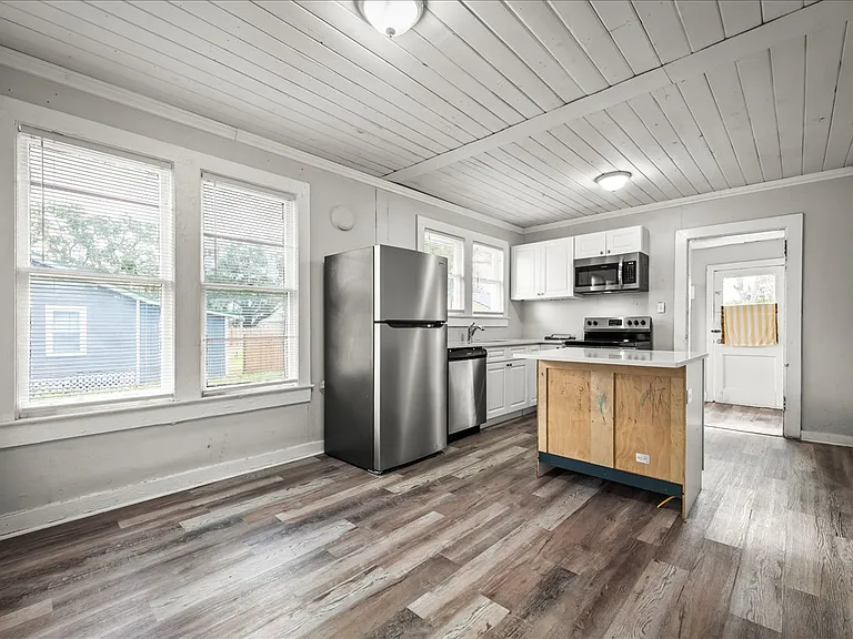 256 Vernis Ave — Photo 12