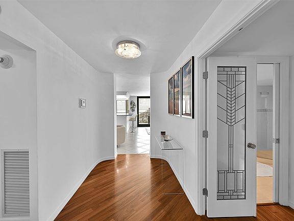5th image of 1901 N Ocean Boulevard #TH-D