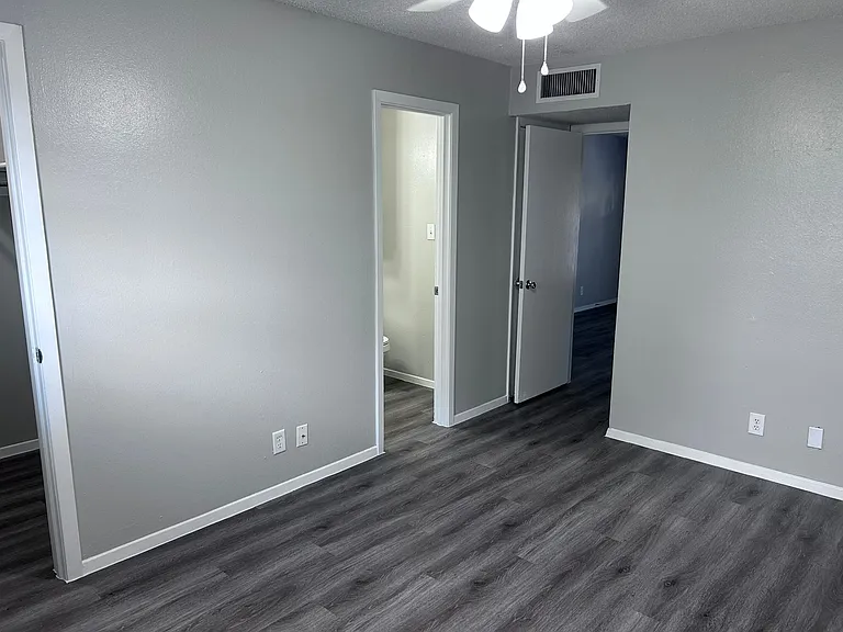 1700 W McIntyre St #13 — Photo 6