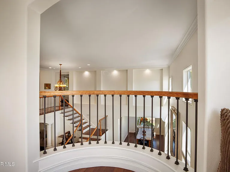 1004 Lambourne Pl — Photo 46