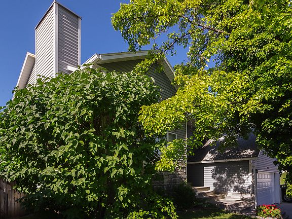 3rd image of 1257 W Brandonwood Dr