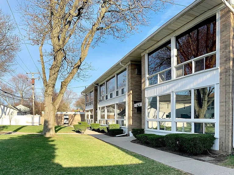 125 E Forteen Mile Rd #11 — Photo 14