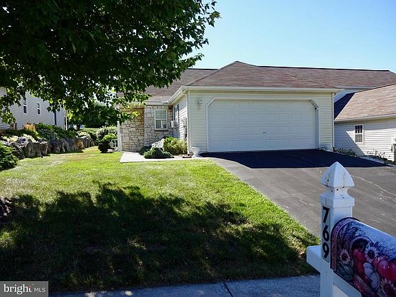 3rd image of 769 Blossom Hill Ln