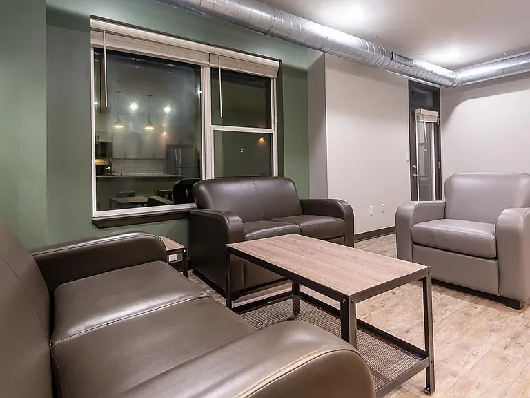 The Bentley Apartments — Photo 145