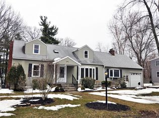 11 Feiden Ln, Latham, NY 12110