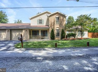404 W Strawberry Ave, Mechanicsburg, PA