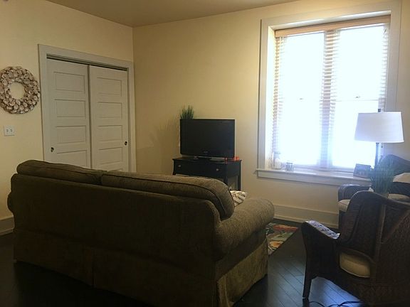 4th image of 215 NW 10th St APT 106