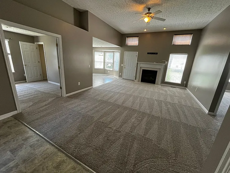 435 Vanderbuilt St — Photo 32