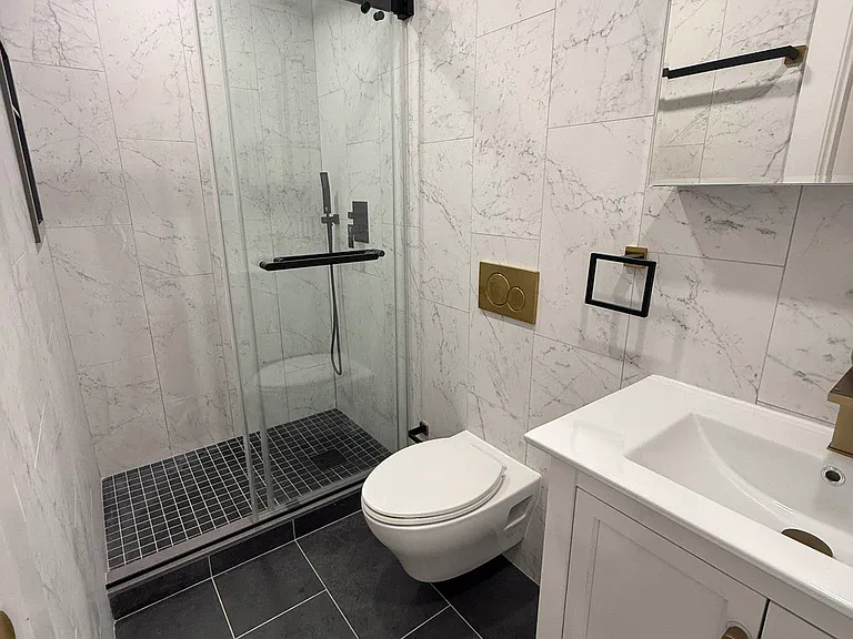 60-82 Catalpa Ave #1B — Photo 17