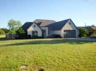 613 Williamsburg Ct, Granbury, TX 76048