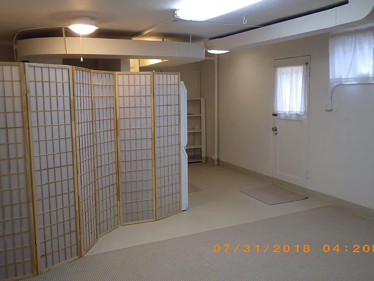 1959 Thorndyke Ave W — Photo 9