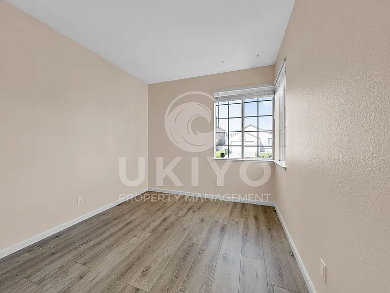 265 Potrero St — Photo 24