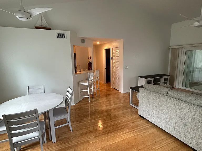 6645 Pineview Ter — Photo 14