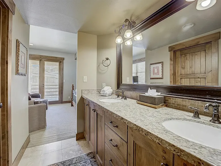 7580 Royal St E #21 — Photo 16