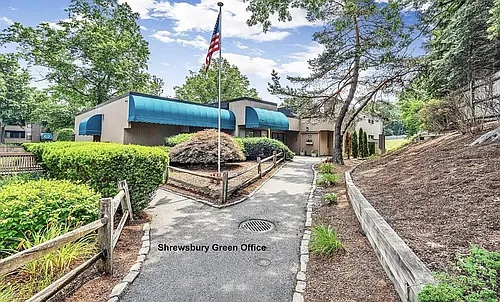 32 Shrewsbury Green Dr #B Photo 1