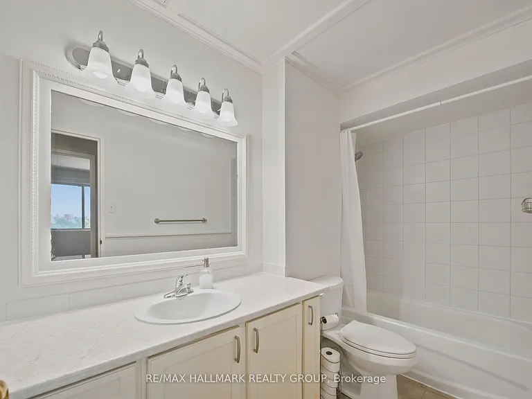 20 Chesterton Dr #714 — Photo 12