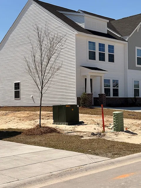 Building Photo - 147 Carr Ln