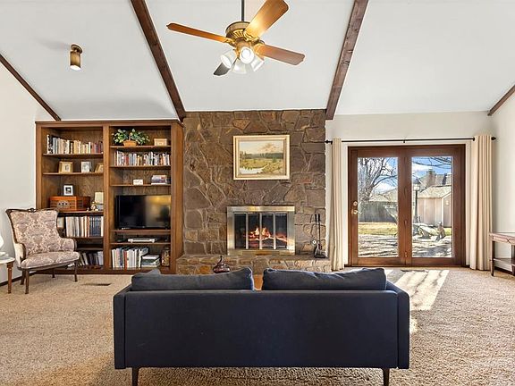 3rd image of 4404 Tamarisk Dr