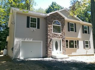 7227 Wood Ln, Tobyhanna, PA